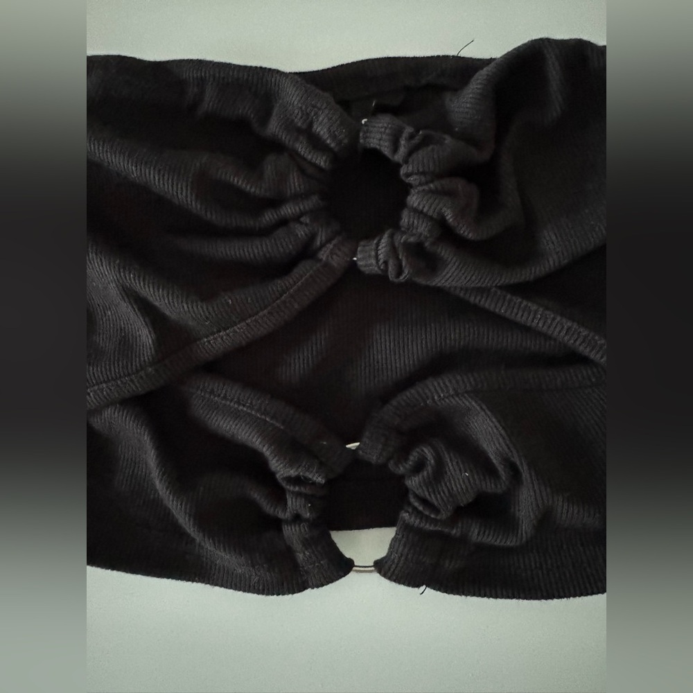 SHEIN MOOSTA O-RING LINKED CUT OUT TUBE TOP BLACK SIZE SMALL - Picture 6 of 8